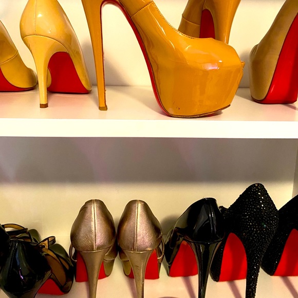 Shoe 👠 - Picture 3 of 6